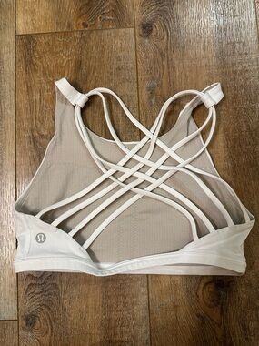 lululemon athletica Strappy Crisscross Sports Bra — White & Taupe size 6